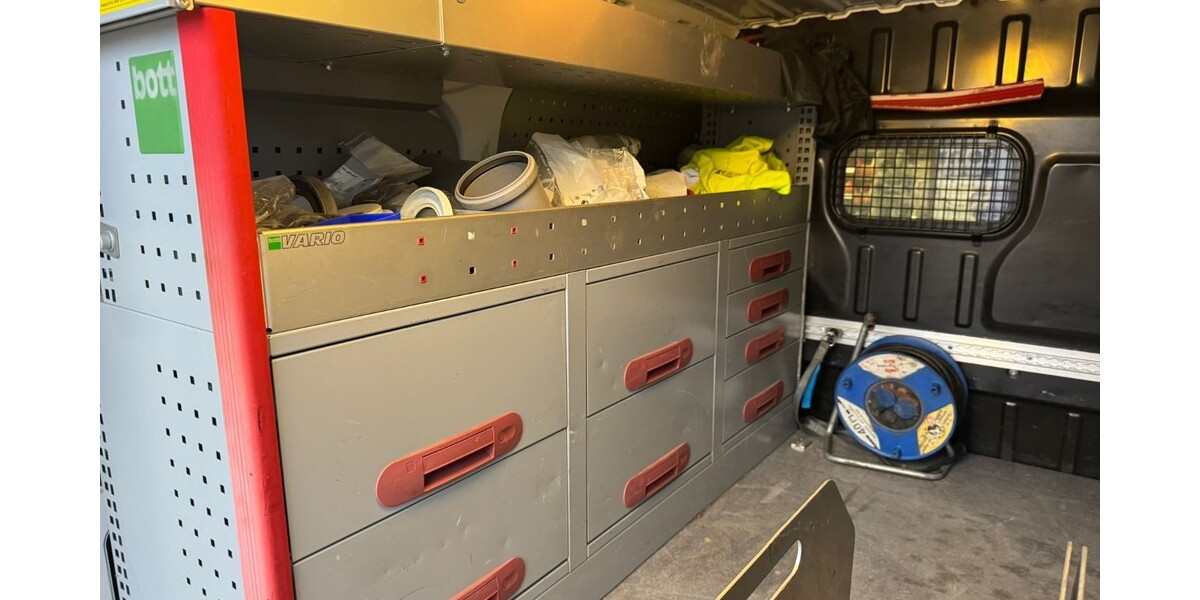 Ford Transit Tourneo Connect 143.000 km 4.900 € Oberhausen 46045