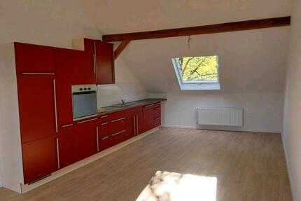 Gemütliche vier Zimmer DG- Wohnung, zentral gelegen, Kleve.