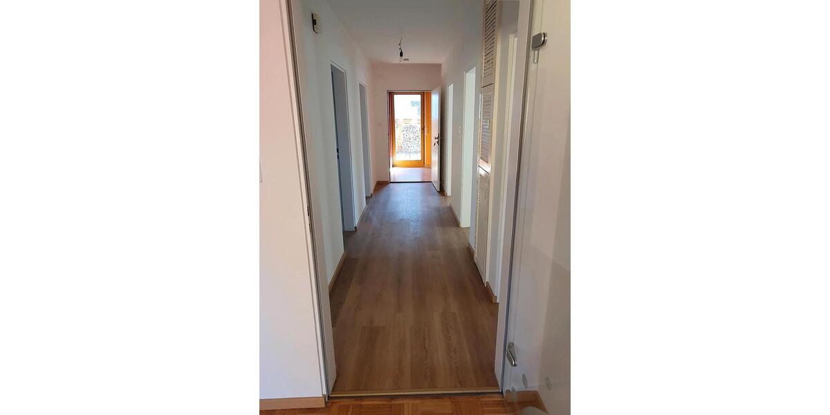 Dachgeschoßwohnung Maxhütte-Haidhof Haidhof - 4 Zimmer, 100 m&sup2;, 1.000&euro; | Angebot:26395838