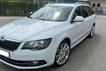 Skoda Superb 230.500 km 11.390 € München 81245