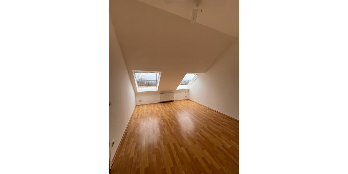 Dachgeschoßwohnung Chemnitz Kapellenberg - 2 Zimmer, 60 m&sup2;, 75.000&euro; | Angebot:25047565