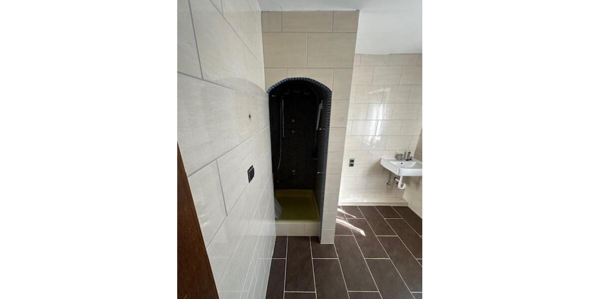 Etagenwohnung Reichshof - 2 Zimmer, 77 m&sup2;, 650&euro; | Angebot:25538417
