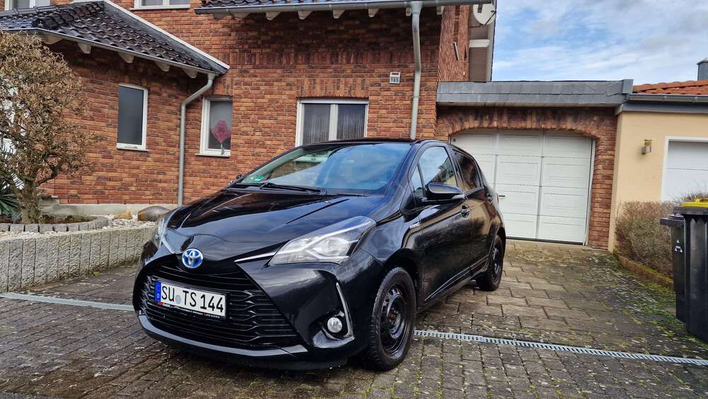 Toyota Yaris 117.600 km 10.900 &euro; Königswinter 53639