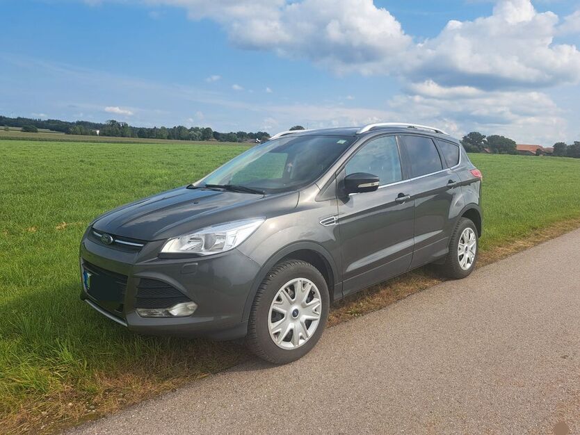 Ford Kuga 77.500 km 8.900 € Sauerlach 82054