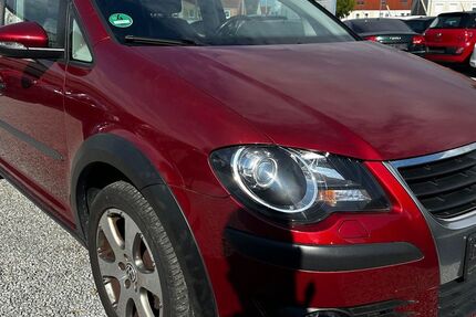 VW Touran 143.234 km 6.999 &euro; Schönefeld/ OT Großziethen 12529