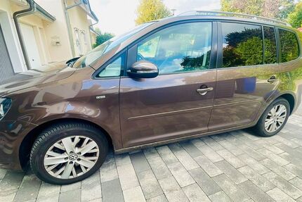 VW Touran 191.000 km 8.300 € Grenzach-Wyhlen 79639