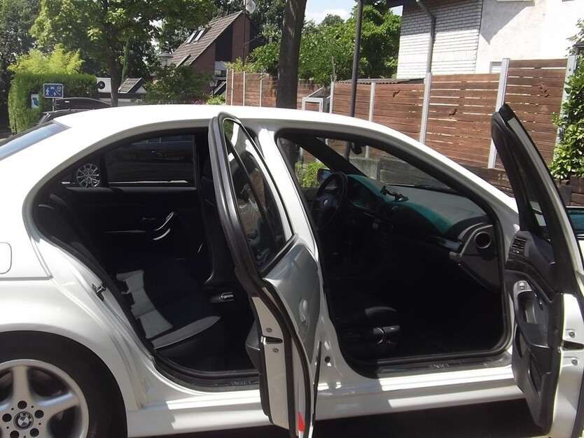BMW 520 i 166.000 km 6.400 € Troisdorf 53840