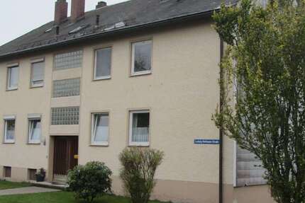 Wohnung Waldershof - 3 Zimmer, 71 m&sup2;, 329&euro; | Angebot:26100551