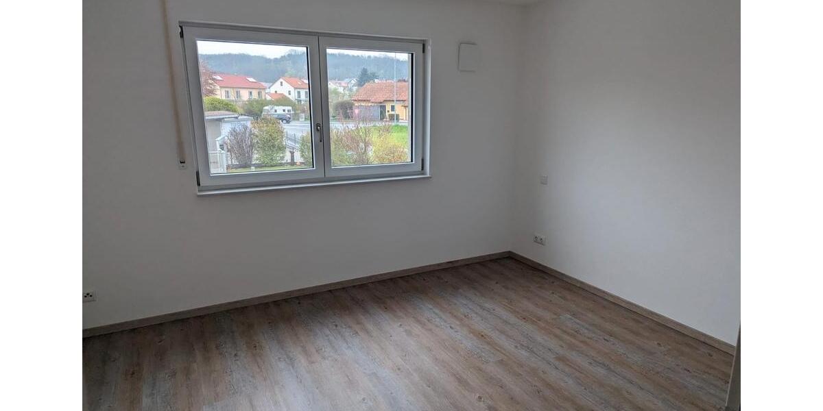 Etagenwohnung Amberg - 2 Zimmer, 66 m&sup2;, 775&euro; | Angebot:26670236