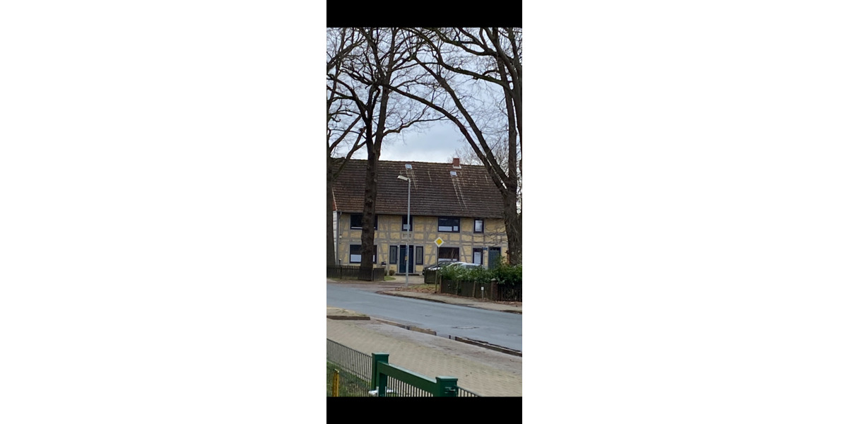 Einfamilienhaus Schwülper - 8 Zimmer, 230 m&sup2;, 2.500&euro; | Angebot:26364965