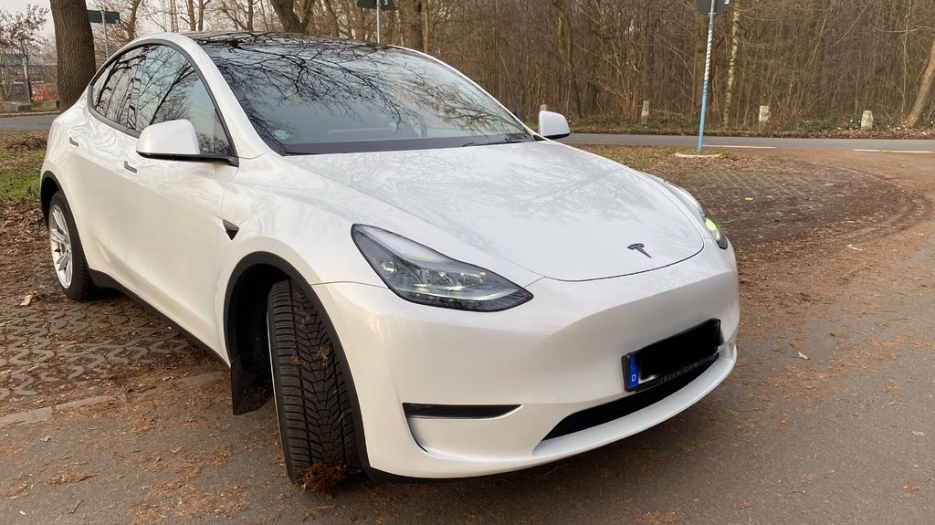 Tesla Model Y 49.750 km 33.590 &euro; Duisburg 47279