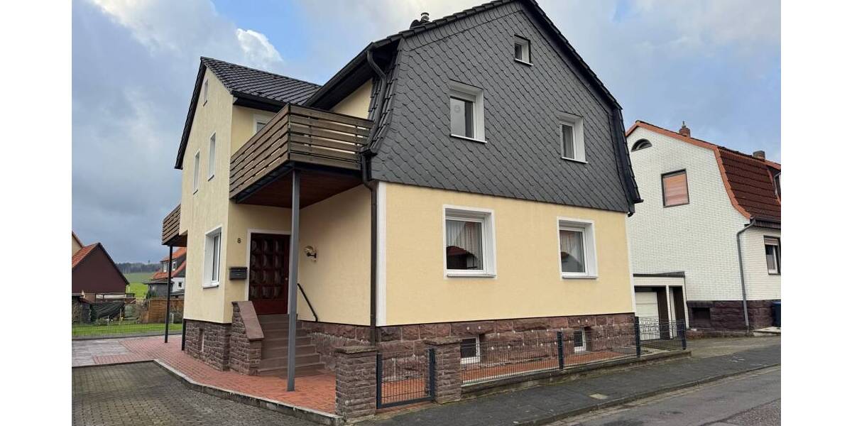 Gepflegtes Zweifamiienhaus in ruhiger Lage von Dassel 8 zimmer