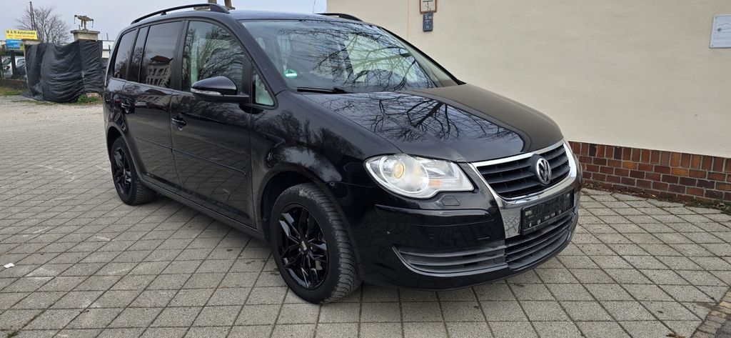 VW Touran 240.000 km 2.990 &euro; Leipzig - Ost 04328