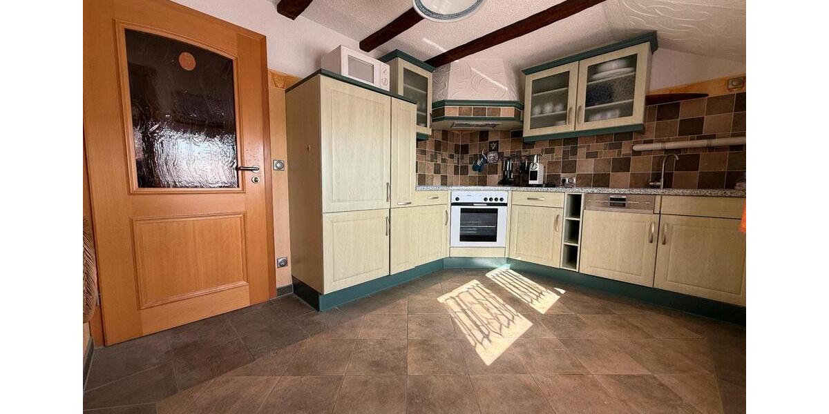 Doppelhaushälfte Treuen - 12 Zimmer, 150 m&sup2;, 180.000&euro; | Angebot:25656852
