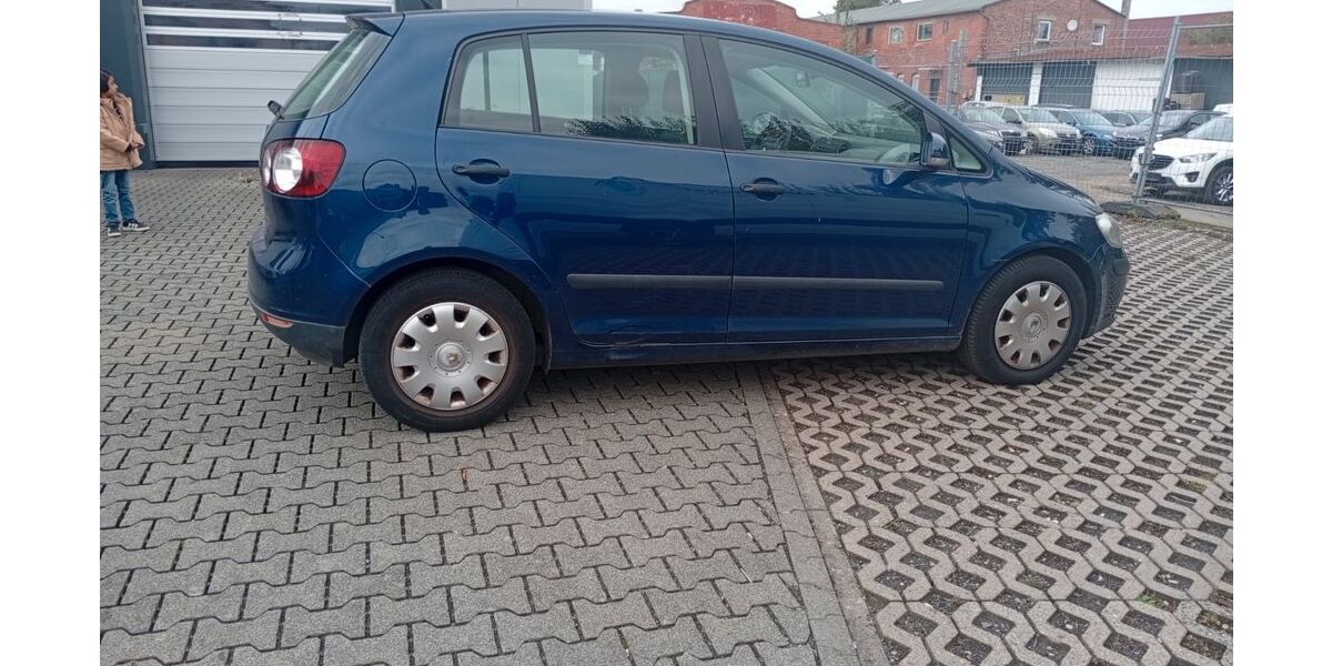 VW Golf 302.000 km 1.399 &euro; Hanau 63452