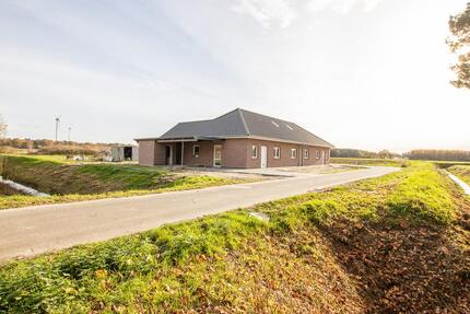 Idylle draußen, Moderne drinnen: Doppelhaushälfte zu mieten! 4 zimmer