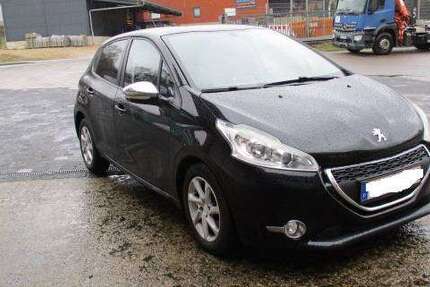 Peugeot 208 196.000 km 3.490 &euro; Ibbenbueren 49477