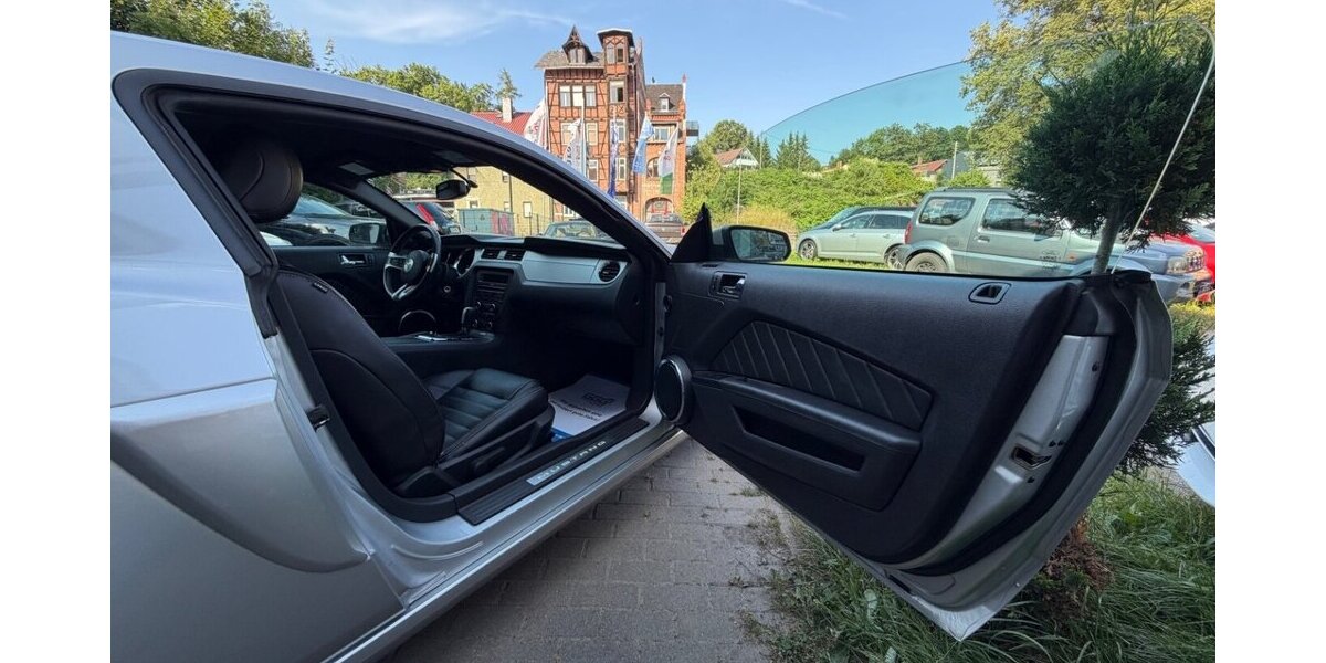 Ford Mustang 3,7 LED LEDER 130.000 km 16.999 &euro; Rudolstadt 07407