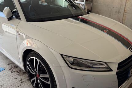 Audi TT 93.000 km 24.300 &euro; Sipplingen 78354