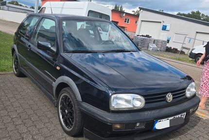 VW Golf 127.344 km 5.499 &euro; Kettig 56220