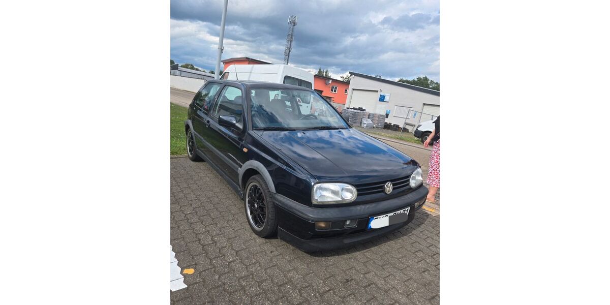 VW Golf 127.344 km 5.499 &euro; Kettig 56220