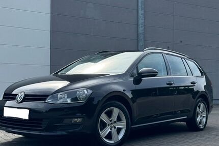 VW Golf 297.000 km 6.299 &euro; Upgant-Schott 26529