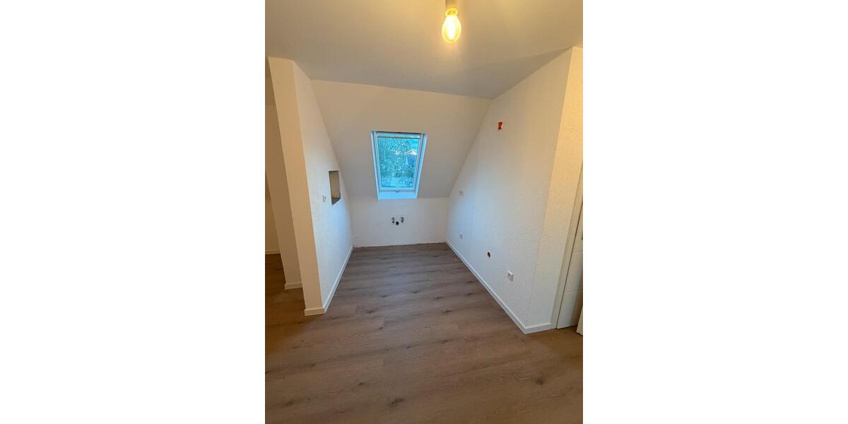 Dachgeschoßwohnung Köngen - 3 Zimmer, 65 m&sup2;, 1.100&euro; | Angebot:26647613