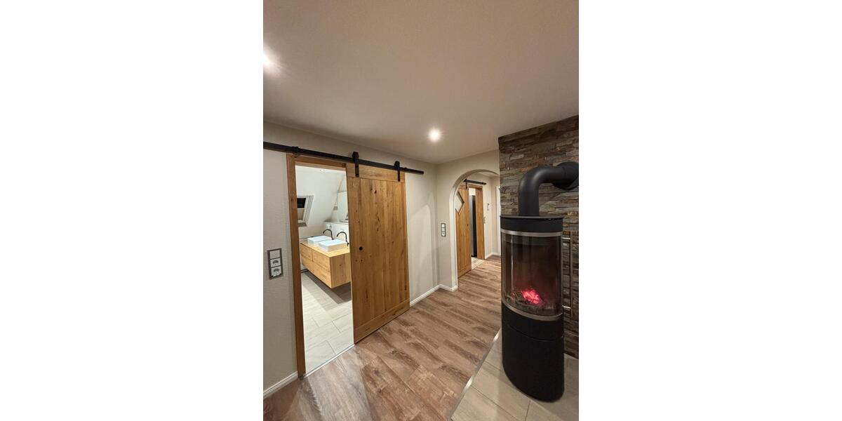 Große 5 Zimmer Wohnung zu vermieten! 5 zimmer