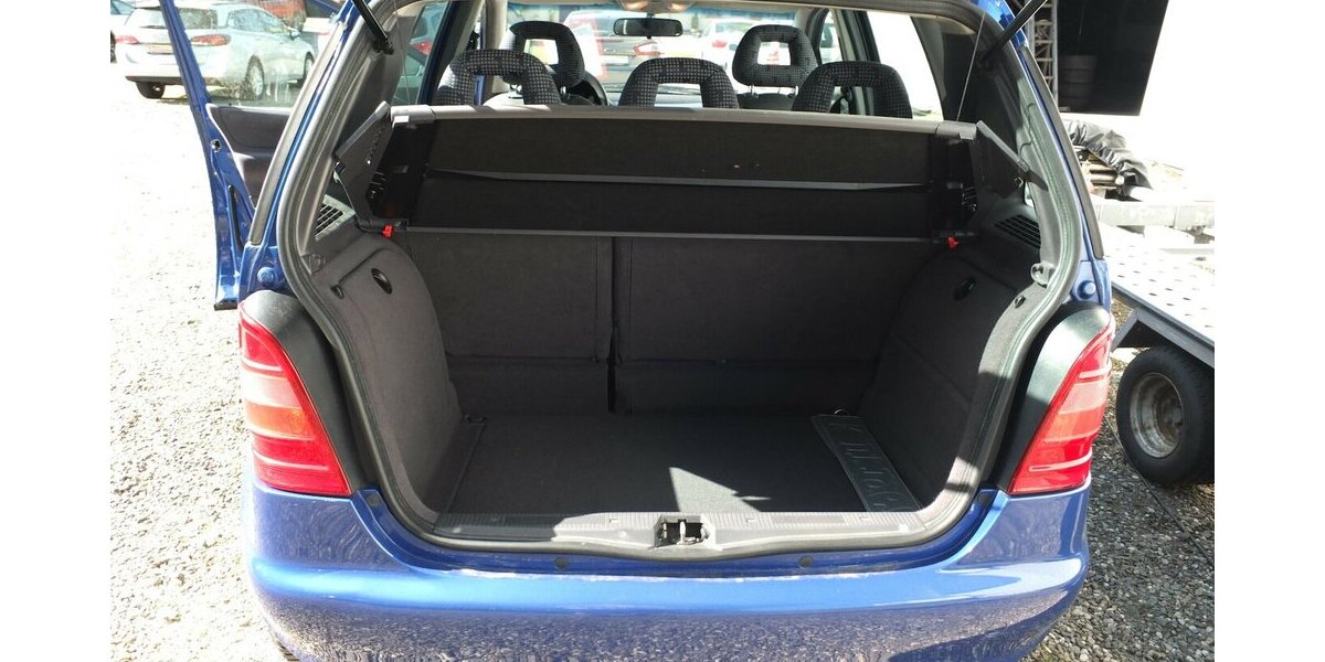 Mercedes-Benz A 190 AVANTGARDE AUTOMATIK KLIMA TEILLEDER 173.215 km 3.704 &euro; Köln 50858