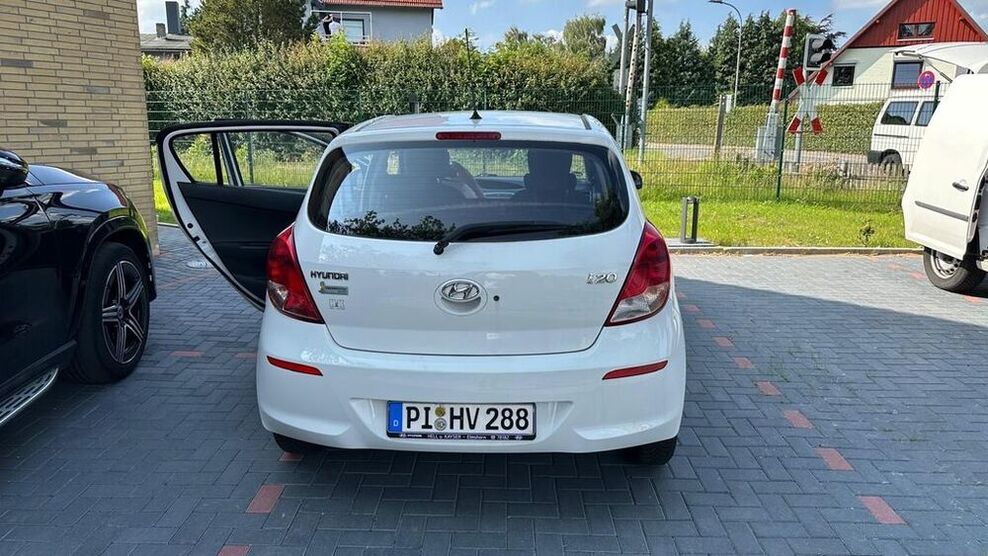 i20