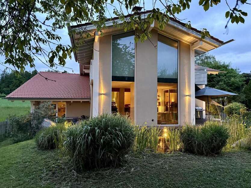 Haus zum Kaufen in Chieming 1.570.000 € 315 m²