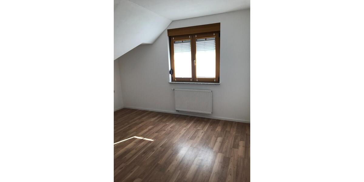 Dachgeschoßwohnung Satteldorf - 4 Zimmer, 97 m&sup2;, 790&euro; | Angebot:25804705