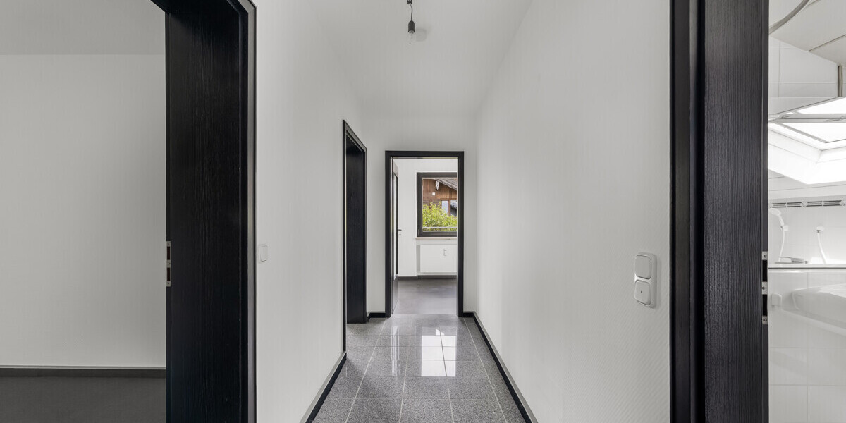 Repräsentatives Mehrgenerationenhaus auf ca. 851 m² Grundstück - Mehrfamilienhaus, Wohnhaus Otterfing | Angebot:27016904
