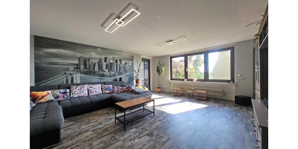 Renovierte 3-Zimmer-Wohnung Terrasse, Einbauküche, 2 Stellplätze 3 zimmer