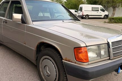 Mercedes-Benz 190 240.000 km 1.850 &euro; Rosenheim 83026