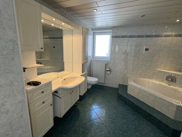 Einfamilienhaus Eschwege Oberhone - 6 Zimmer, 167 m&sup2;, 2.200&euro; | Angebot:21671099