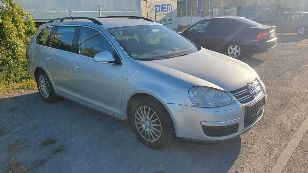VW Golf 304.000 km 899 &euro; Hassfurt 97437
