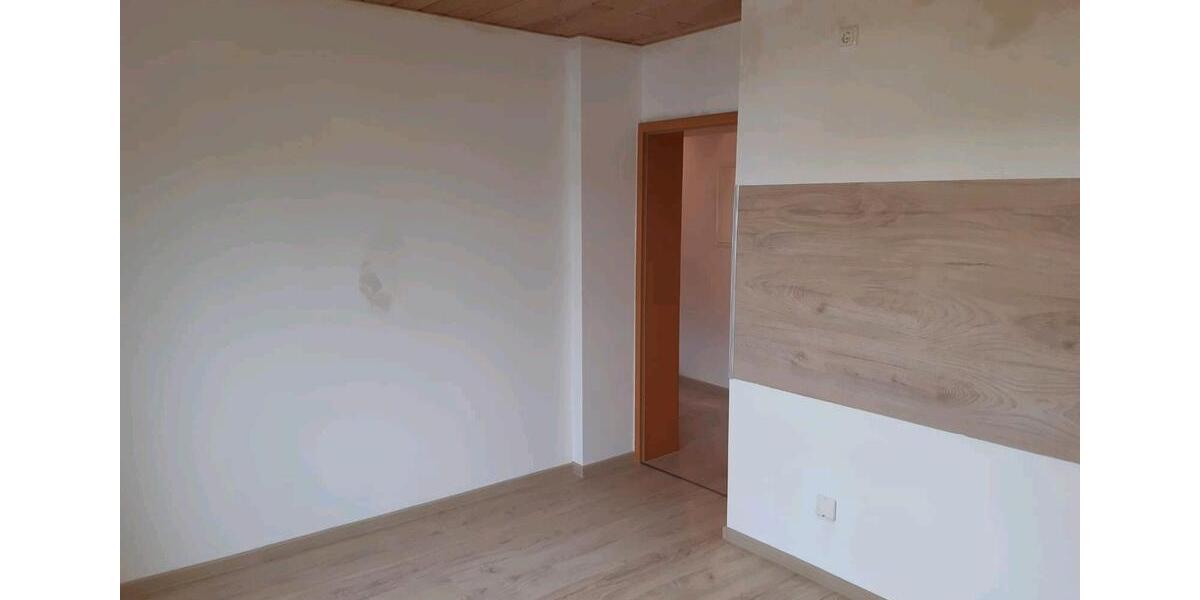 Erdgeschoßwohnung Mücke - 4 Zimmer, 98 m&sup2;, 700&euro; | Angebot:26412905