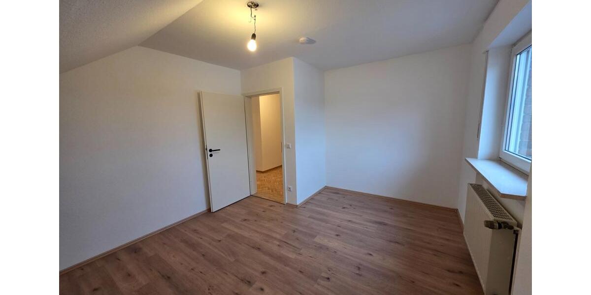 Dachgeschoßwohnung Schloß Holte-Stukenbrock Stukenbrock - 4 Zimmer, 70 m&sup2;, 690&euro; | Angebot:24934981