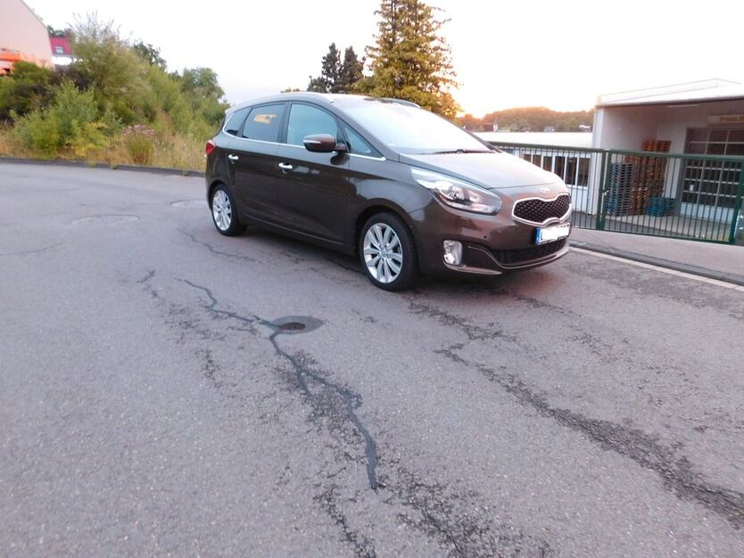 Kia Carens 149.000 km 9.900 € Gummersbach 51645