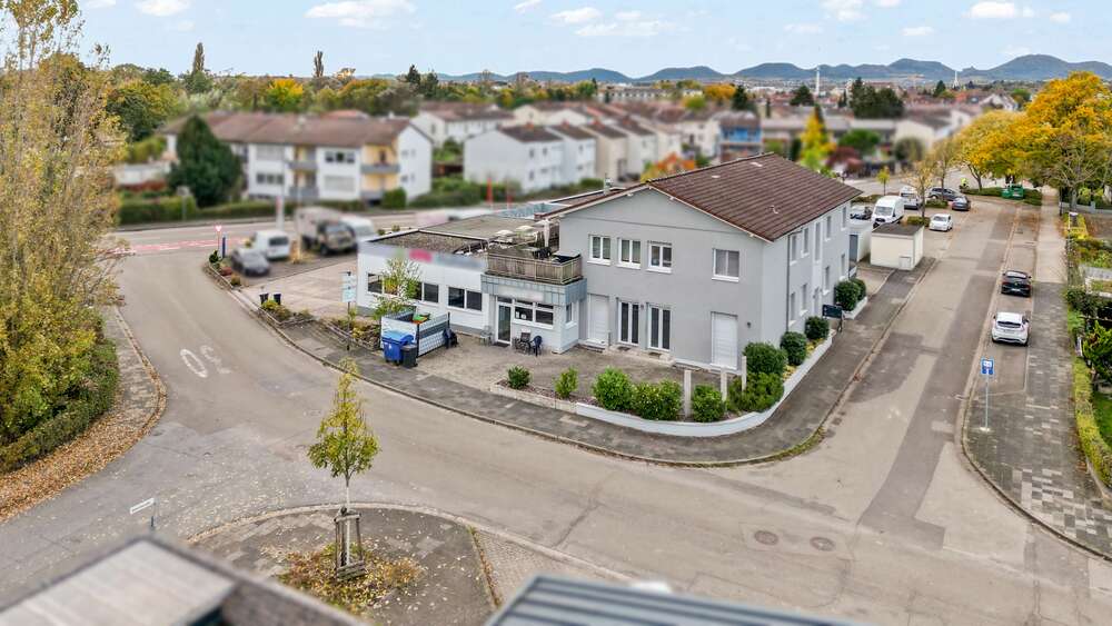 Haus zum Kaufen in Landau 1.800.000 € 302 m² 14 zimmer