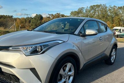 Toyota C-HR 60.000 km 17.200 € Berlin 12099