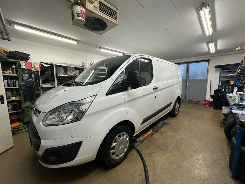 Ford Transit Custom 110.238 km 11.999 € Kabelsketal/OT Großkugel 06184