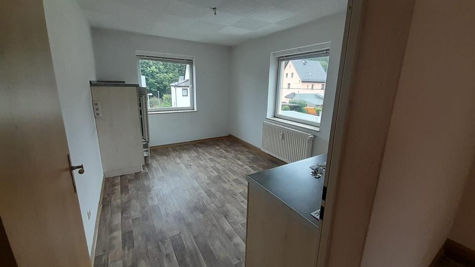 Etagenwohnung Lichtenstein (Sachsen) - 3 Zimmer, 48 m&sup2;, 270&euro; | Angebot:24976463
