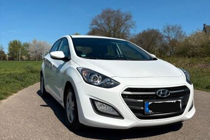 Hyundai i30 158.000 km 8.200 &euro; Mönchengladbach 41068