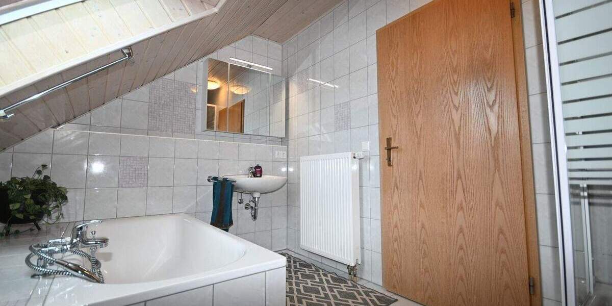 Etagenwohnung Neumarkt-Woffenbach Woffenbach - 3 Zimmer, 82 m&sup2;, 925&euro; | Angebot:25355679