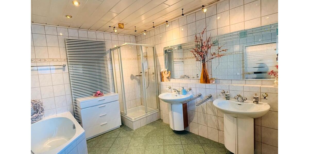 Doppelhaushälfte Aachen Eilendorf - 3.5 Zimmer, 156 m&sup2;, 450.000&euro; | Angebot:26051000