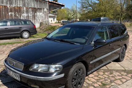 Volvo V70 243.379 km 2.749 &euro; Osternienburger Land 06386