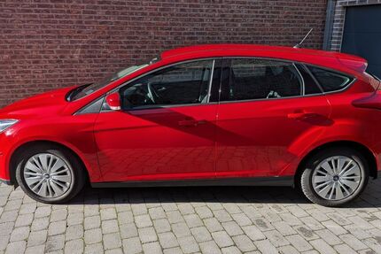 Ford Focus 37.000 km 13.000 &euro; Düren 52353