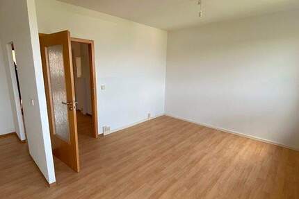 Wohnung Suhl Neundorf - 4 Zimmer, 64 m&sup2;, 340&euro; | Angebot:25645765